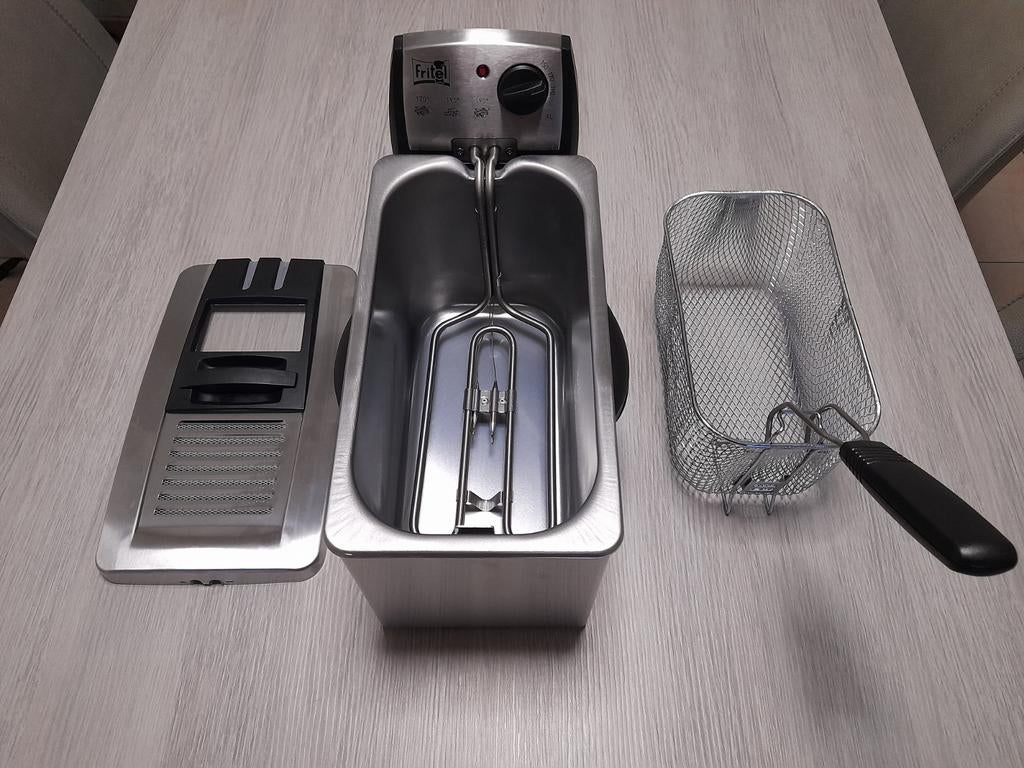 Friteuse FR 1465 4L 2600 watt Fritel ( nieuwstaat), 3 tot 4 liter, Ophalen of Verzenden, Nieuw, Uitneembare binnenpan