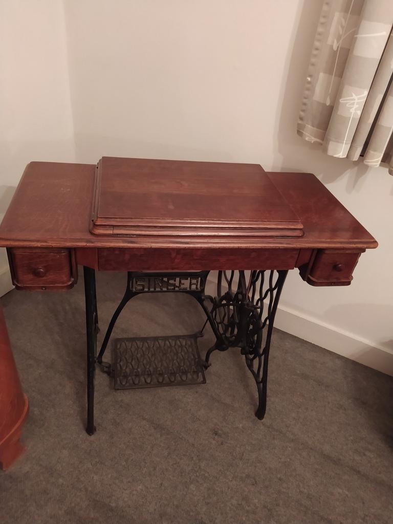 Ancienne machine  à coudre Singer ., Ophalen