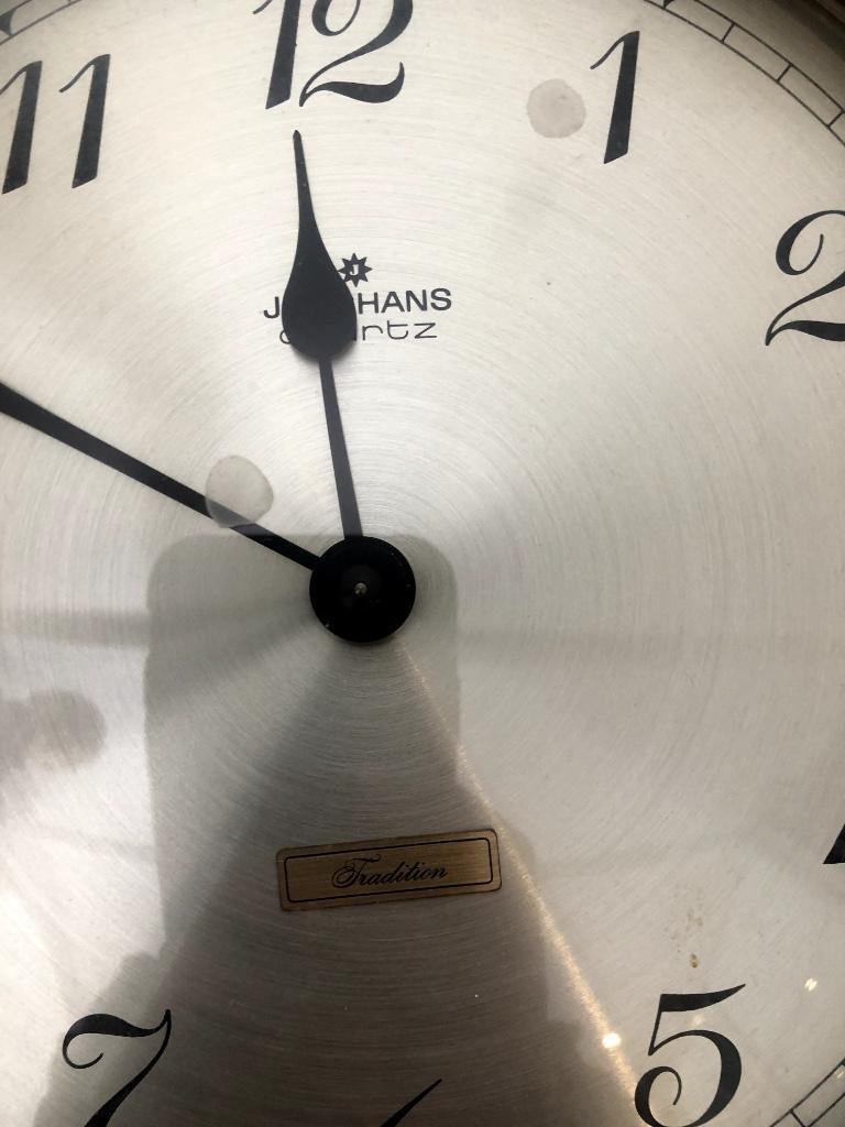 Hangklok Junghans, Ophalen