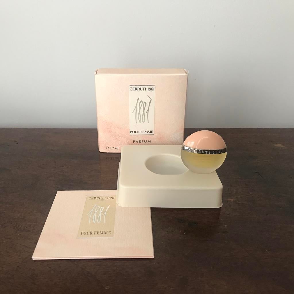 Miniatuur parfumflesje Cerruti 1881, Verzamelen, Ophalen of Verzenden, Zo goed als nieuw, Miniatuur
