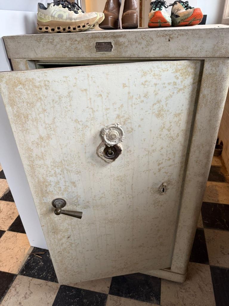 Antieke brand- en inbraakwerend kluis (Paul Pint, Brussel), Huis en Inrichting, Ophalen, Gebruikt, Brandkast