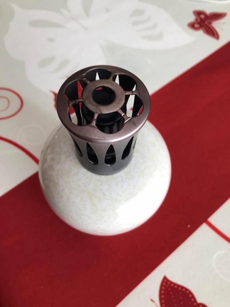 Berger lamp in gespikkelde witte steen, Huis en Inrichting, Zo goed als nieuw