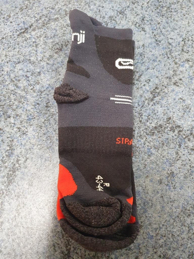 1 paar T 43-44 (L) trailsokken, Sport en Fitness, Loopsport en Atletiek, Zo goed als nieuw, Overige typen, Hardlopen, Ophalen of Verzenden