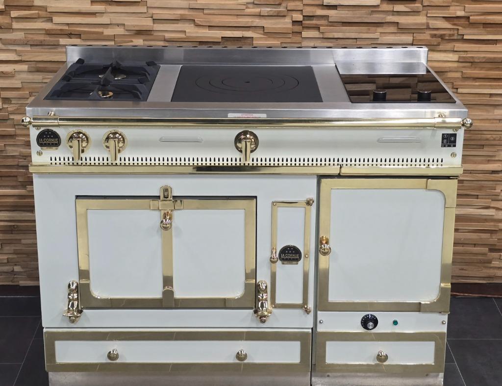 🔥 Poêle de luxe La Cornue Chateau 120 cm crème avec laiton, Gaz, Classe énergétique A ou plus économe, Enlèvement ou Envoi, Comme neuf