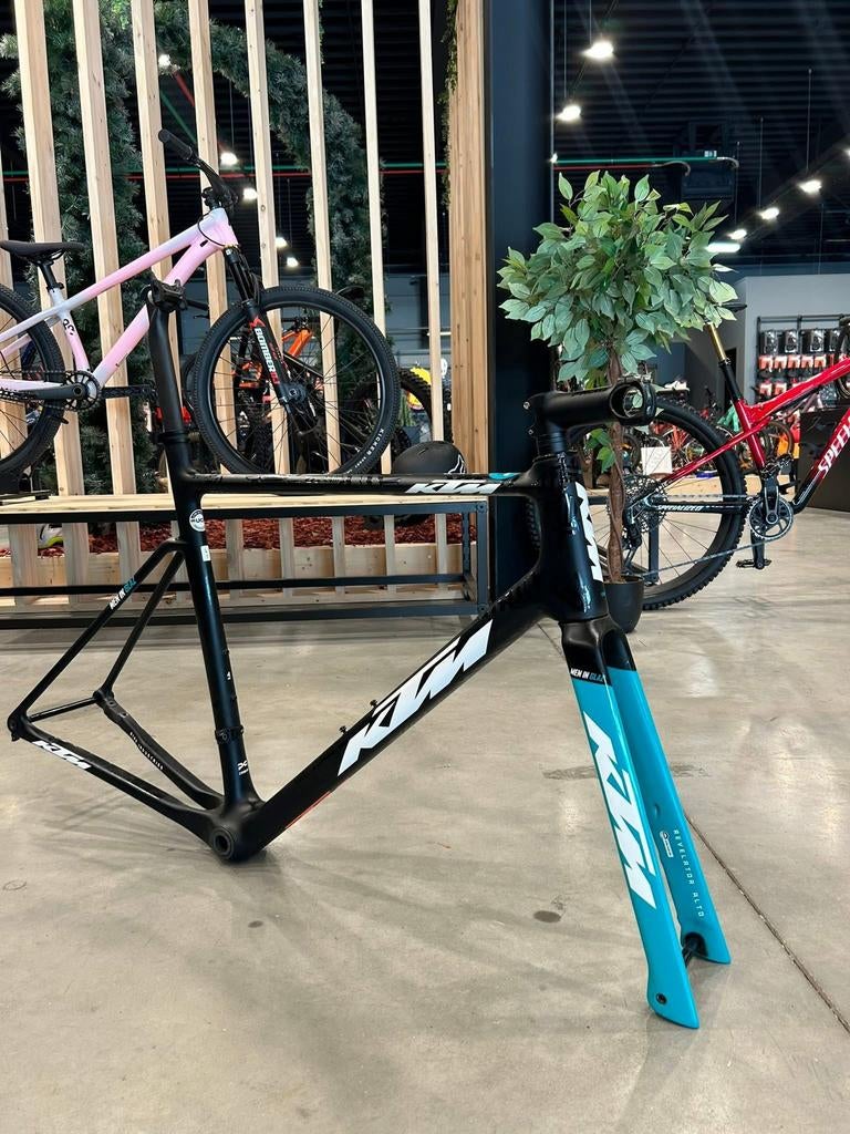 Kit Cadre vélo de route KTM Revelator alto - 57 - Taille L, Enlèvement, Comme neuf