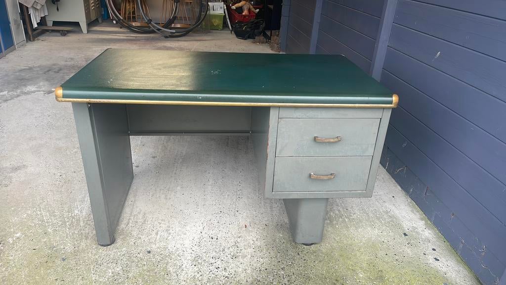 Ancien bureau acier industriel des années 1960 tds sclessin, Enlèvement