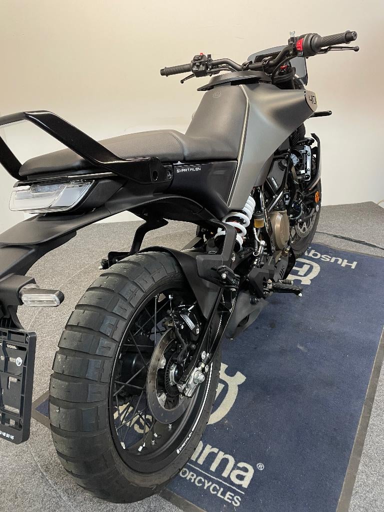 Husqvarna Svartpilen 401 MY'24 ref. LS 3260, Motoren, Motoren | Husqvarna, Bedrijf, 401 cc, Minimaal motorrijbewijs A2, 1 cilinder