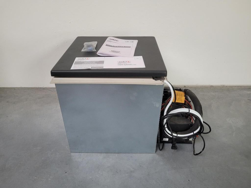 FRIGO à encastrer 12V & 220V, Caravanes & Camping, Enlèvement, Neuf, Glacières, Compresseur