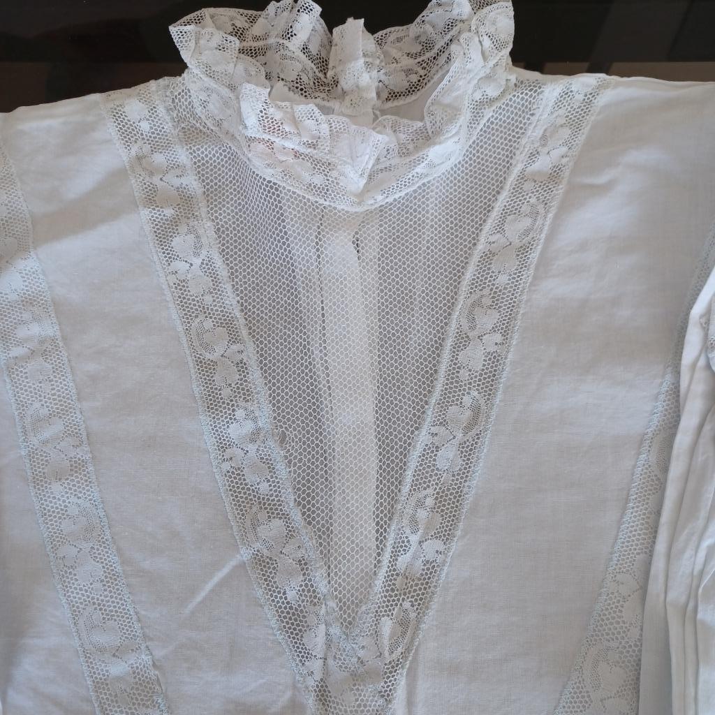 Chemisier bleu ciel avec dentelle, Enfants & Bébés, Vêtements enfant | Taille 152, Comme neuf, Fille, Chemise ou Chemisier, Enlèvement ou Envoi