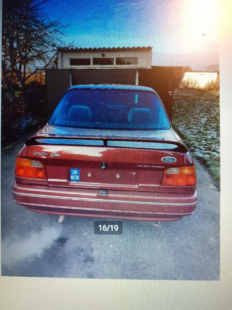 Oldtimer Ford Orion (Ghia = version de luxe) bon achat, Autos, Oldtimers & Ancêtres, Rouge, Achat, 4 portes, 3 places