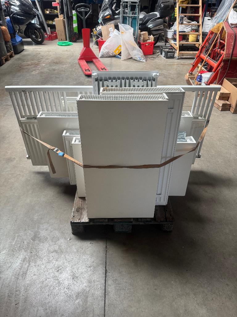 Radiatoren gebruikt volgens foto, Doe-het-zelf en Bouw, Verwarming en Radiatoren, Ophalen