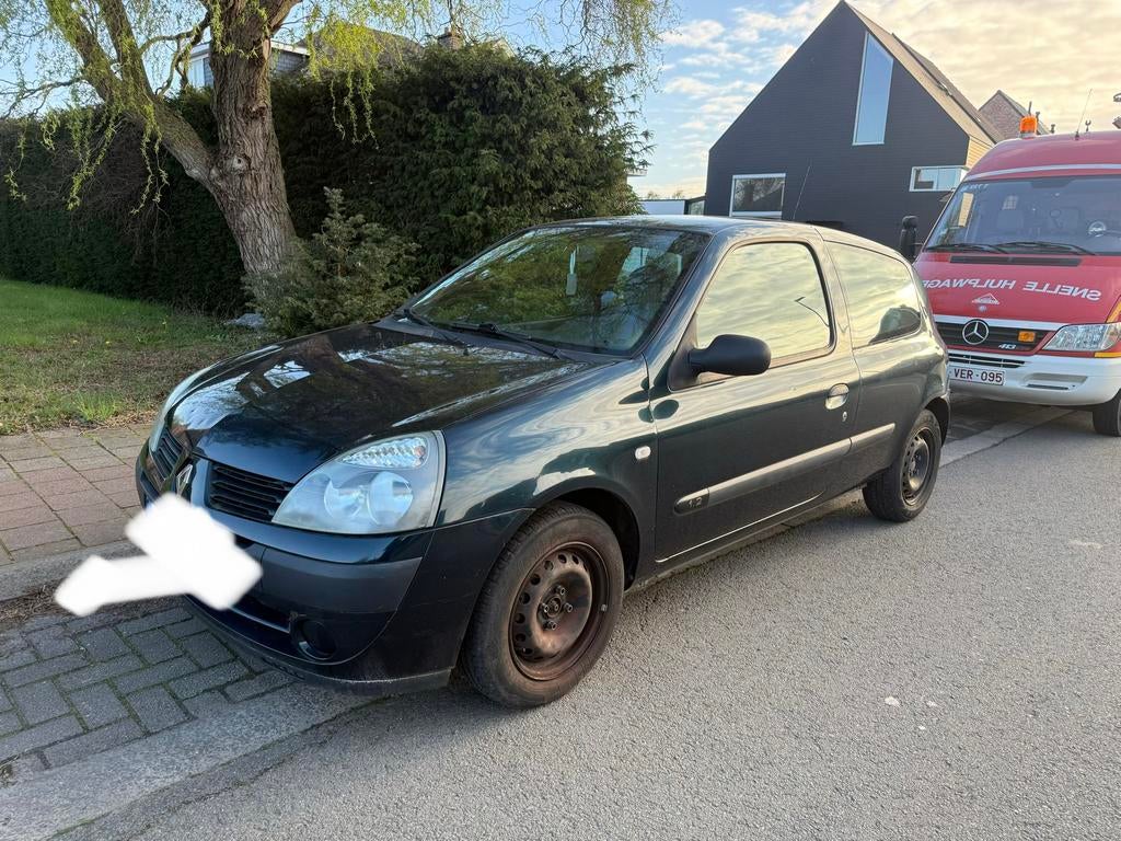 Renault Clio Campus, 1.2 benzine 2005, Voorwielaandrijving, Elektrische ramen, Stof, 4 cilinders