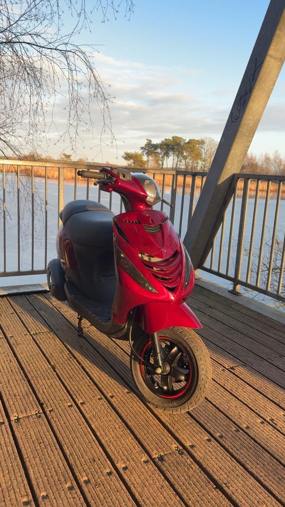 Candy red sp kappenset, Fietsen en Brommers, Scooters | Piaggio, Ophalen, Gebruikt, Klasse A (25 km/u), Zip