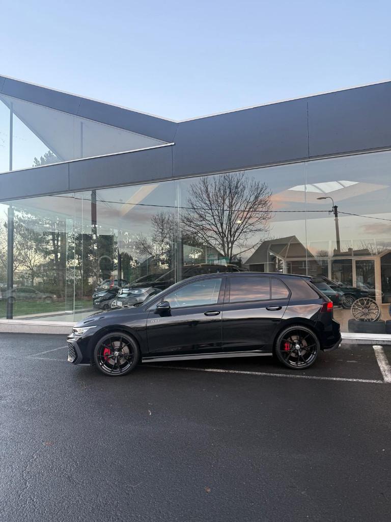 Volkswagen Golf 8 GTI facelift 8,5 led acc headup camera.., Auto's, Stof, 4 cilinders, 1984 cc, Bedrijf