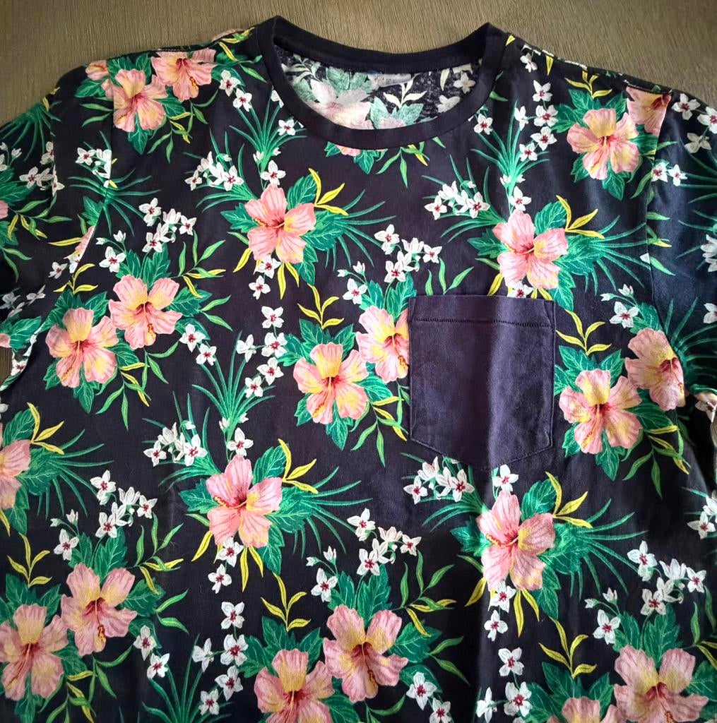 Nieuwe zomer /vakantie heren t’shirt, Ophalen, Zo goed als nieuw, Maat 52/54 (L), Rood