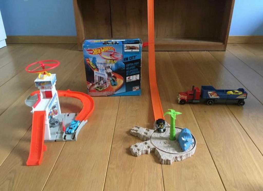3 jeux /circuits Hot wheels + 3 voitures état impeccable, Enlèvement ou Envoi, Comme neuf, Circuit, Hot Wheels