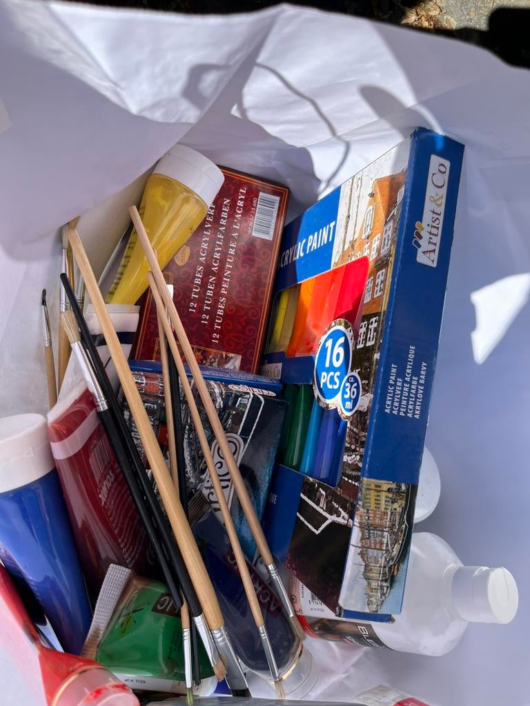 Peintures, pinceaux et toiles de peintre GRATUIT, Ophalen, Gebruikt