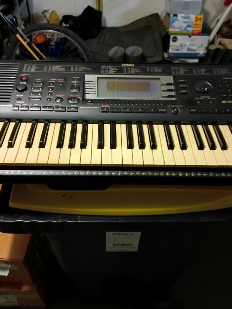synthé Yamaha Psr630 ,61 touches,200 voix, Muziek en Instrumenten, Keyboards, 61 toetsen, Yamaha