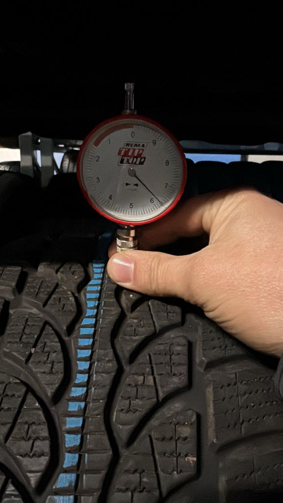 2x Bridgestone Blizzak LM-32 215/45 R20 95V 215/45/20 215452, -, -, Band(en), 20 inch