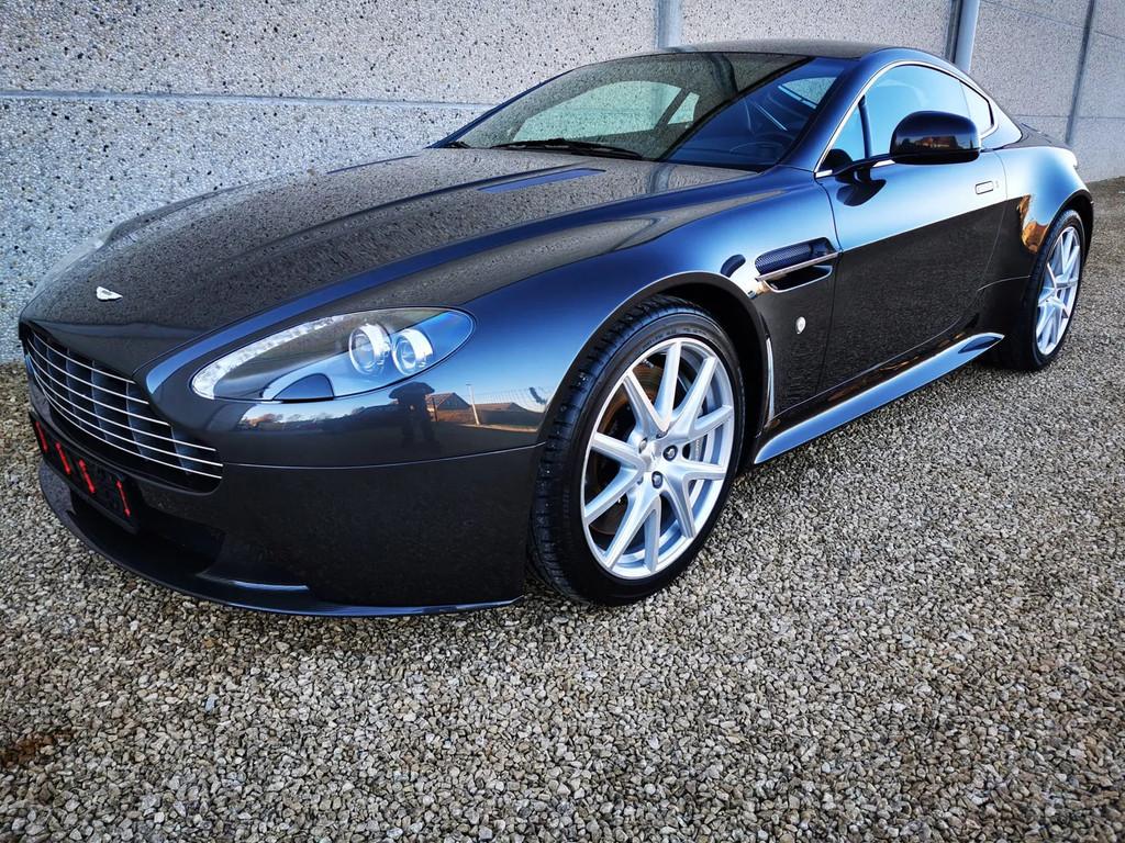 Aston Martin V8 vantage's' (automatique), Autos, Aston Martin, Entreprise, Achat, V8, ABS, Airbags, Air conditionné, Bluetooth