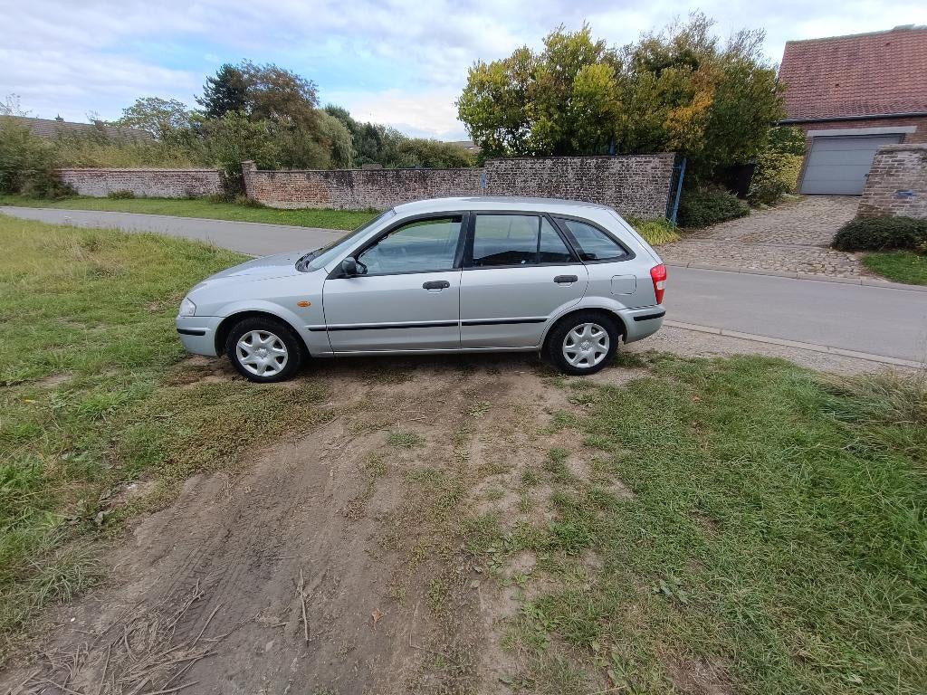 Mazda 323, Auto's, Mazda, Voorwielaandrijving, Stof, 174 g/km, 4 cilinders