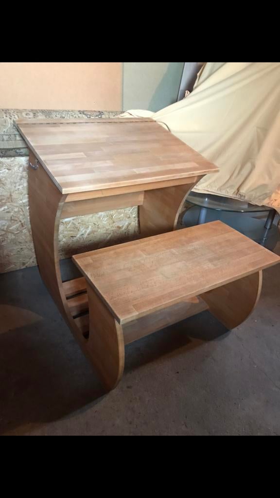 Modern kinderbureau in massief beukenhout, Huis en Inrichting, Bureaus, Modern, Ophalen, Kinderbureau