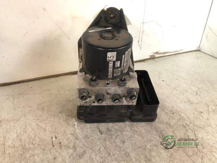 Pompe ABS d'un Volkswagen Jetta, Autos : Pièces & Accessoires, Électronique & Câbles, Volkswagen, Utilisé, 3 mois de garantie
