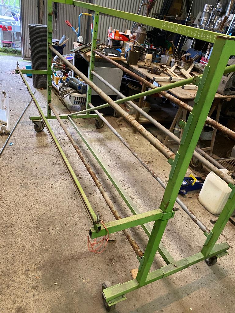 Étagère métallique, Enlèvement