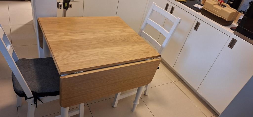 Massieve keukentafel met 2 stoelen, Ophalen