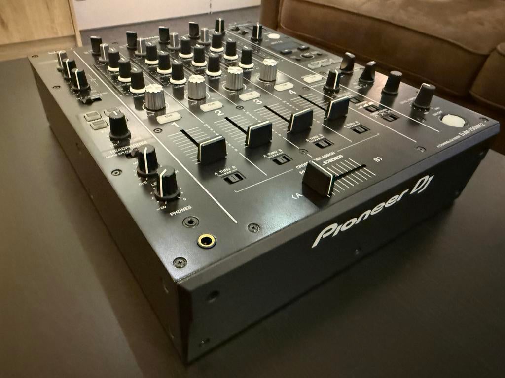 Pioneer DJ DJM-750MK2, Muziek en Instrumenten, Ophalen, Zo goed als nieuw