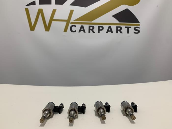 Injector (benzine injectie) van een Audi Q3, -, -, Nieuw, -