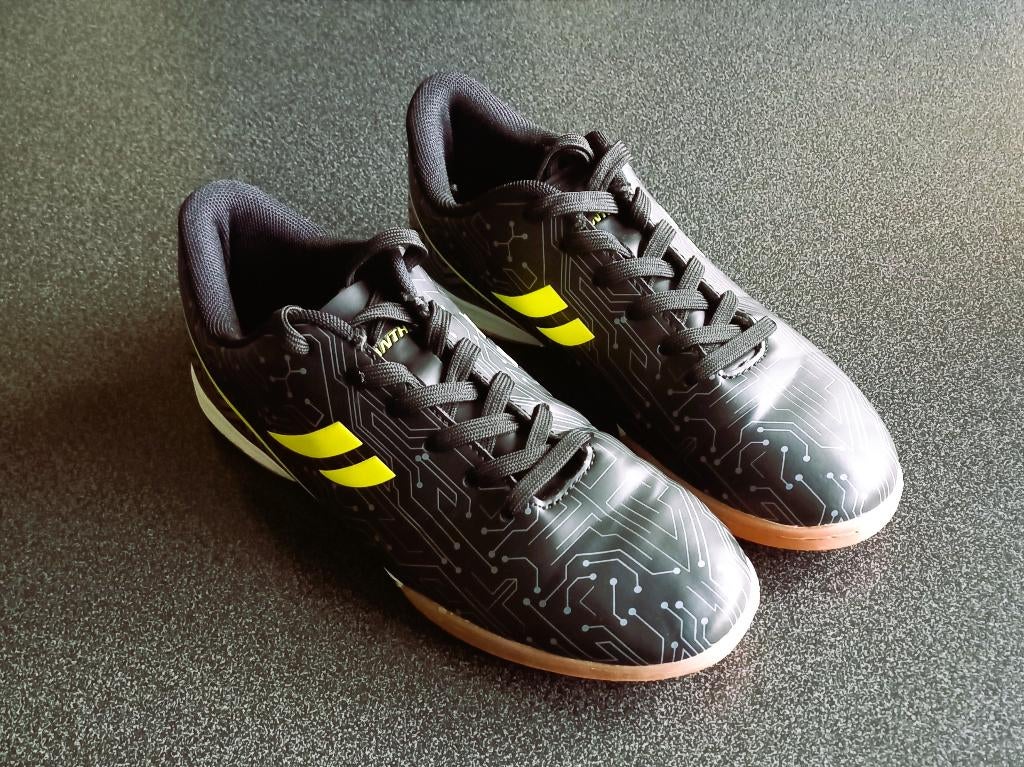 Zaalvoetbalschoenen – maat 36, Neuf, Garçon ou Fille, Enlèvement ou Envoi, Chaussures de sport