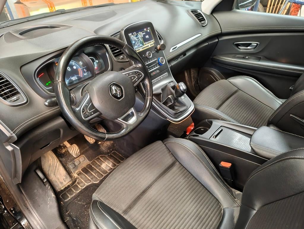 RENAULT GRAND SCENIC 1.5 dCi 7-ZITS*EXPORT*HANDELAAR, Auto's, Renault, Voorwielaandrijving, Monovolume, 1850 kg, Leder en Stof