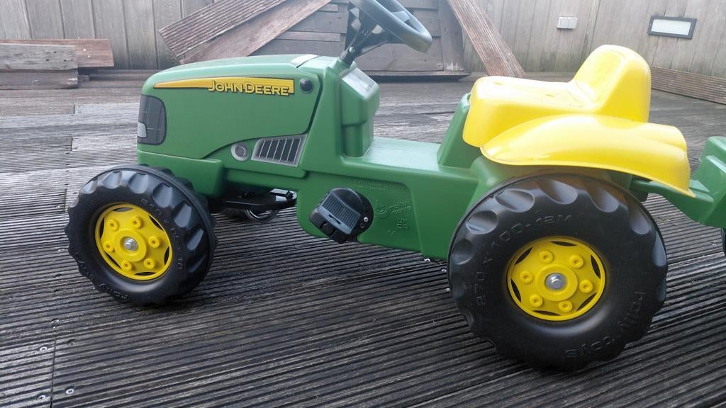 Traptractor John Deere met aanhangwagen, Ophalen
