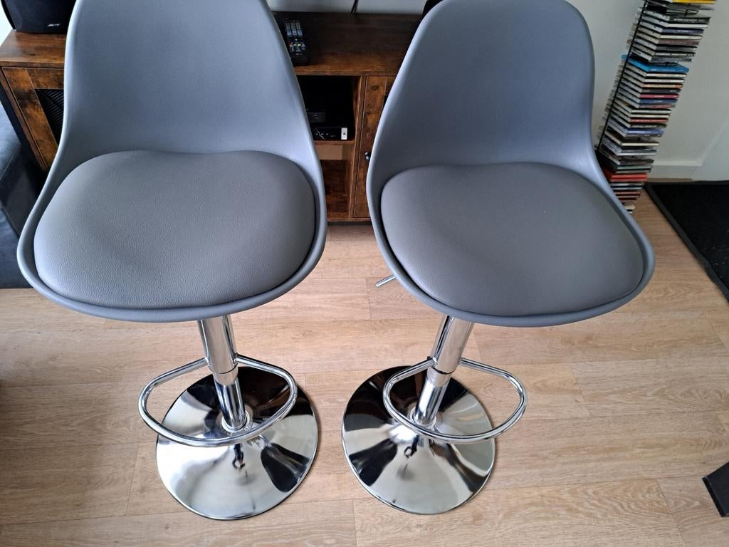 Bartafel met 3 bar krukken ,nieuw ,verkeerde bestelling ,, Ophalen