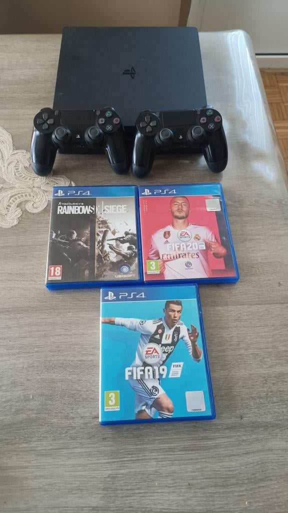 PS4 slim 1 TB — 2 controllers + 3 games, Games en Spelcomputers, Spelcomputers | Sony PlayStation 4, Ophalen, Met games, Met 2 controllers