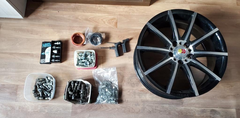 Velg onderdelen bouten, centreerringen.....
-setje veilighei, Auto-onderdelen, Banden en Velgen, Ophalen, 18 inch, Band(en)