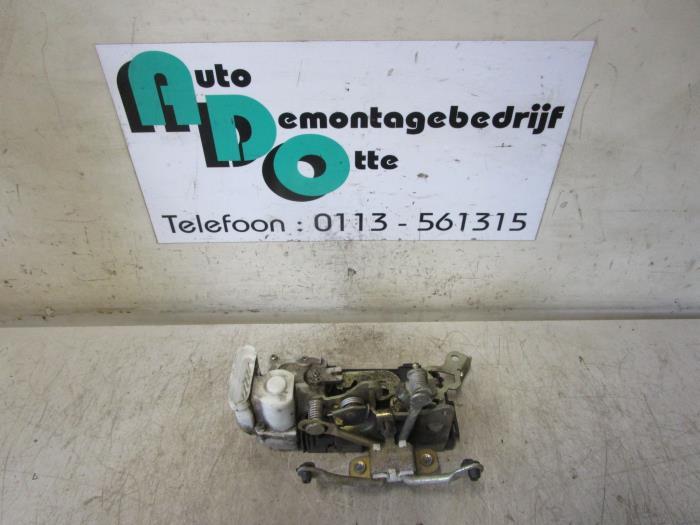 Serrure portière mécanique 2portes droite d'un Fiat Barche, Autos : Pièces & Accessoires, -, 3 mois de garantie, Utilisé, Fiat