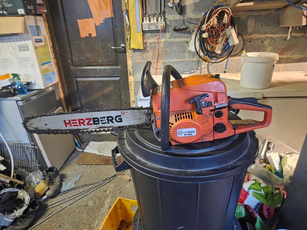 Une tronçonneuse il fonctionne super bien, Jardin & Terrasse, Outils à main