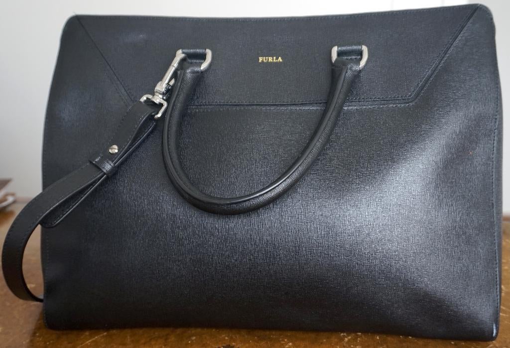 FURLA zwarte grote handtas met schouderriem, Handtassen en Accessoires, Ophalen of Verzenden, Nieuw, Zwart, Handtas
