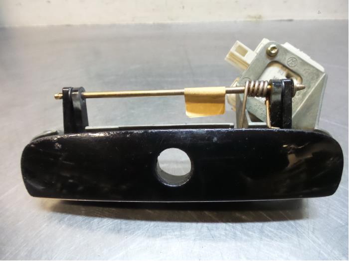 Handgreep Achterklep van een Volkswagen Polo (Polo 01-) (L04, Auto-onderdelen, Carrosserie, Volkswagen, Gebruikt, 3 maanden garantie