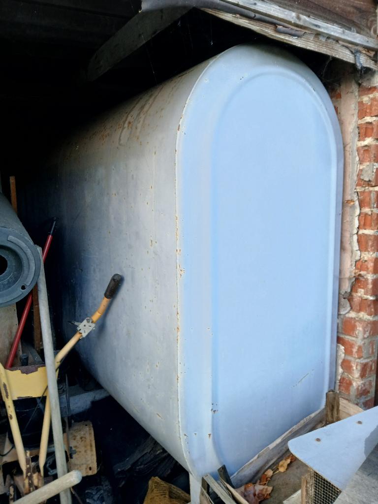 mazouttank, Bricolage & Construction, Sanitaire, Enlèvement, Comme neuf, Autres types