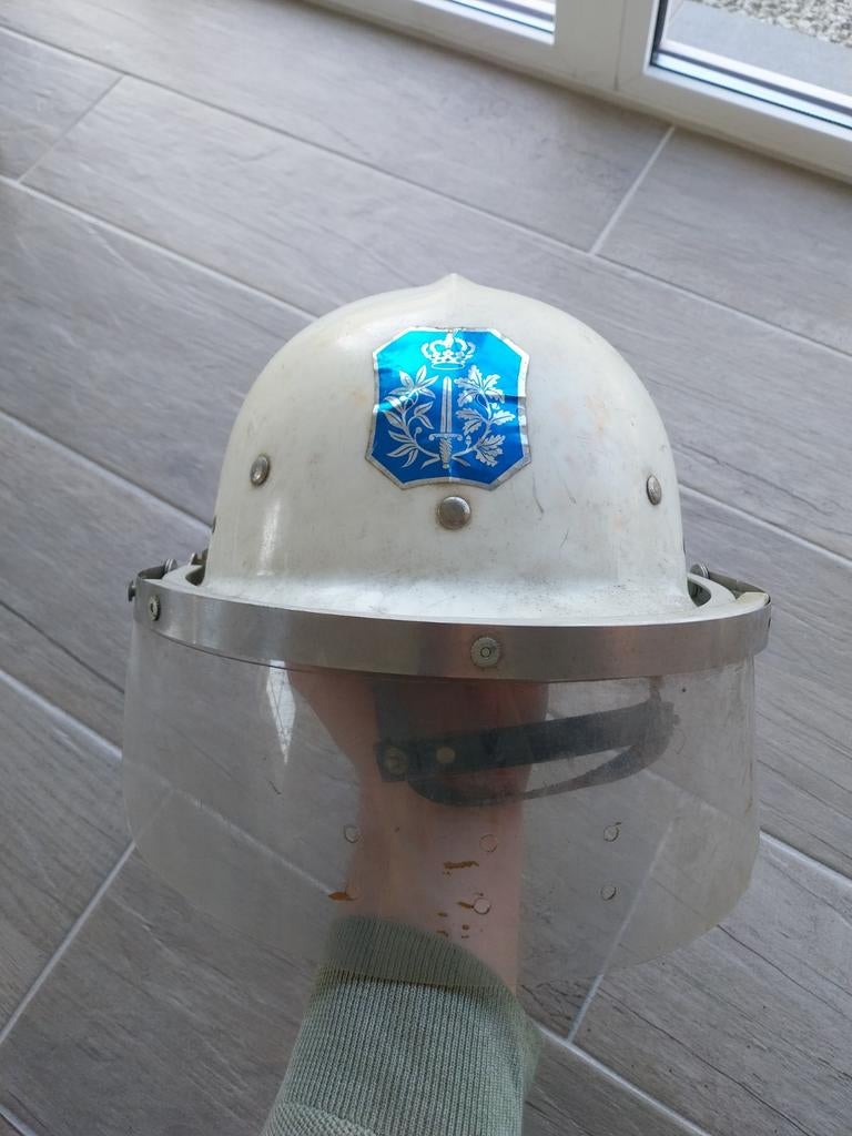 Casque anti-émeute de la police belge, années 1960-1970, Collections, Objets militaires | Général, Enlèvement ou Envoi
