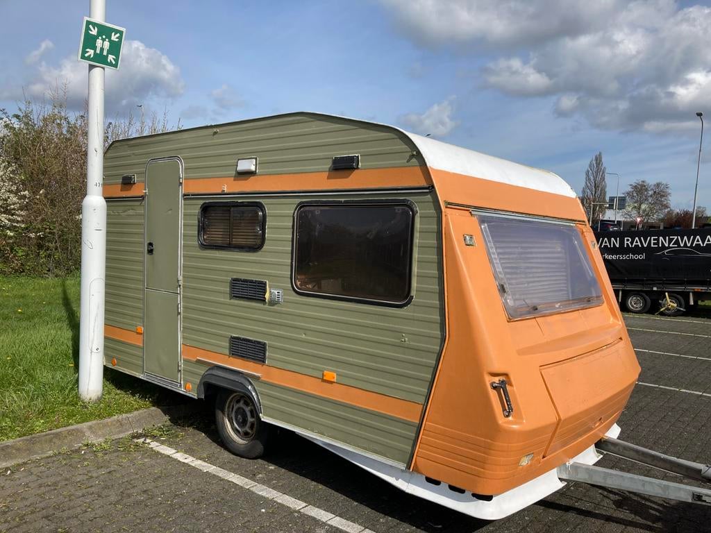 Caravane Chateau TMT 750kg avec espace sanitaire !, Caravanes & Camping, Caravanes Accessoires, Utilisé, Enlèvement