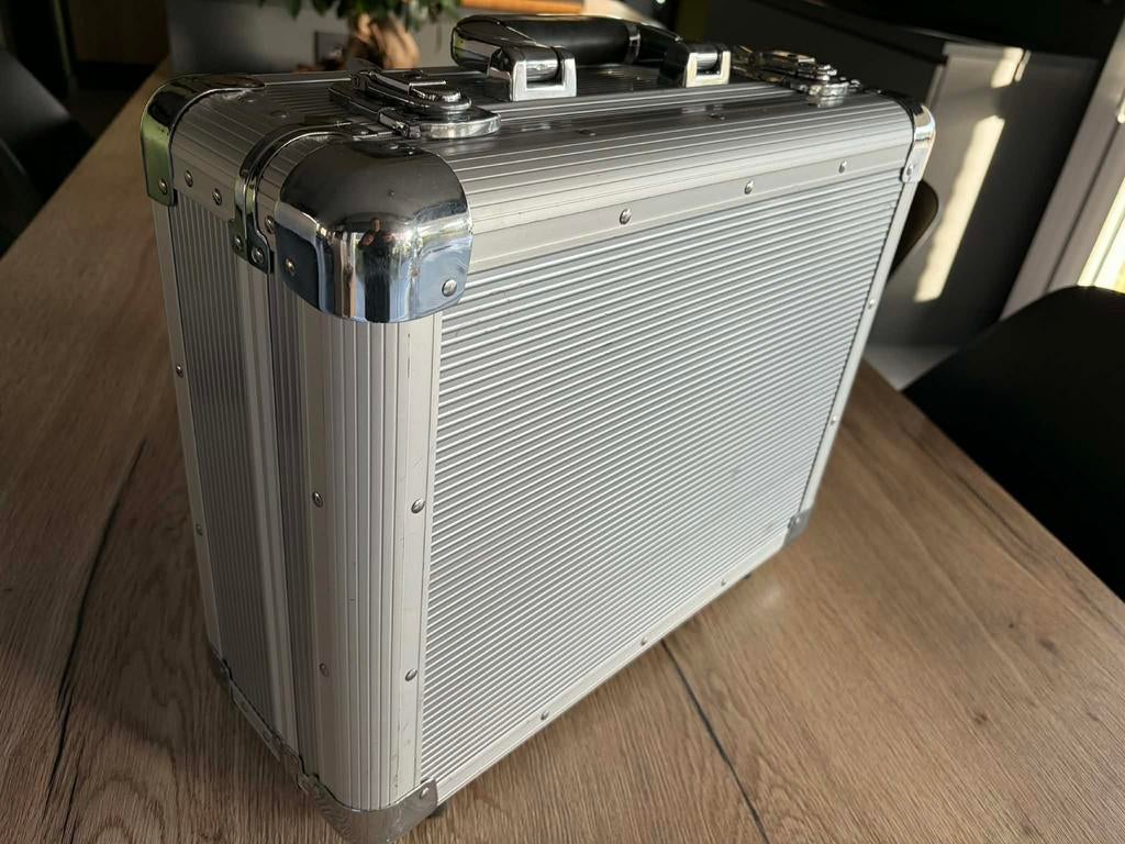 Set van 4 CD-koffers, Muziek en Instrumenten, Behuizingen en Koffers, Ophalen, Zo goed als nieuw