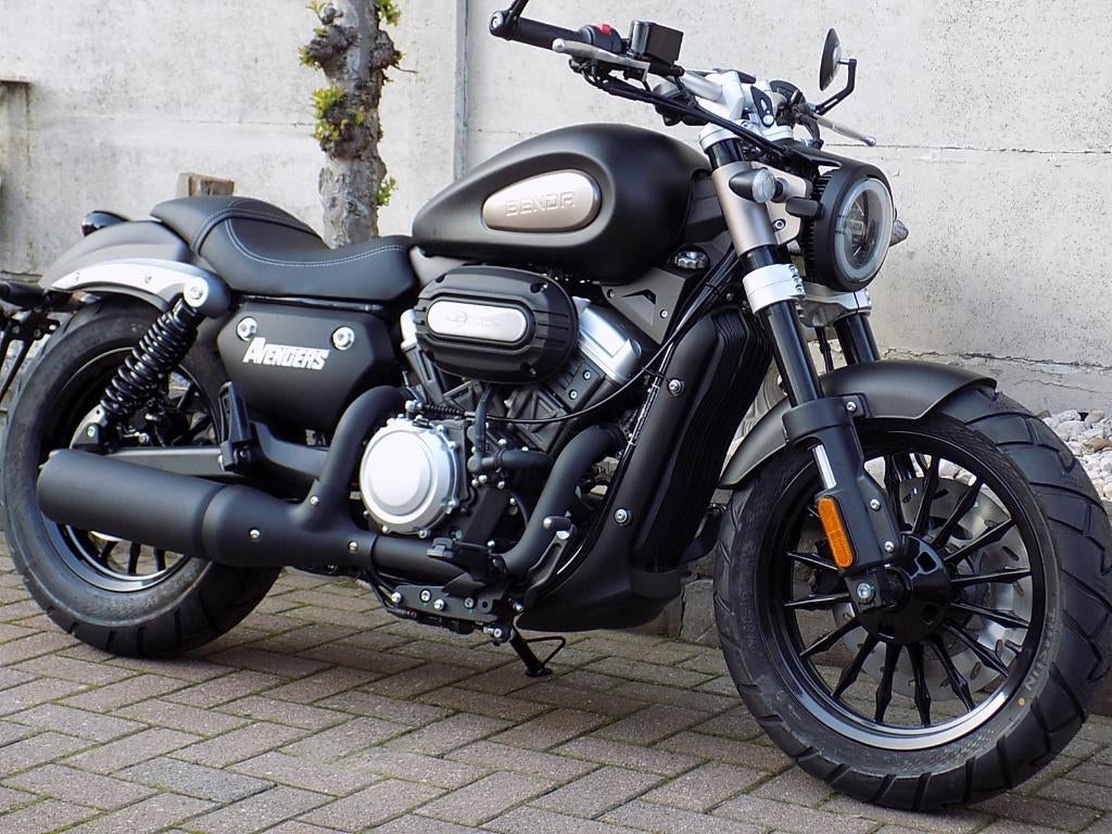 Benda Avengers 125 cc chopper bobber cruiser V twin