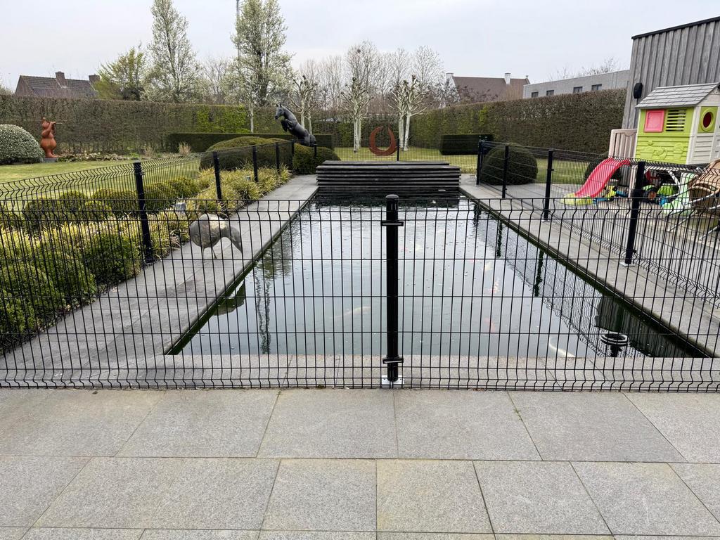 Hoogwaardige complete draadafsluiting + palen + poort, Tuin en Terras, Ophalen, Zo goed als nieuw