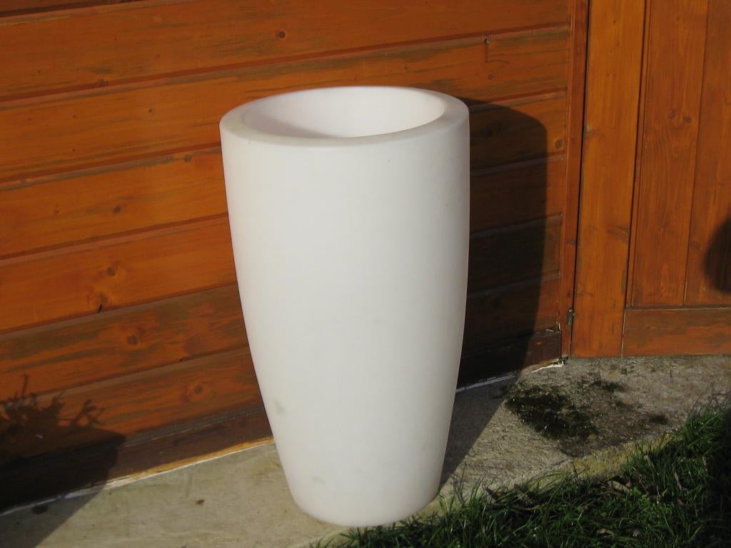trois pots blancs,0,90 de haut sur 035 de diamètre, Jardin & Terrasse, 40 à 70 cm, 25 à 40 cm, Rond, Synthétique