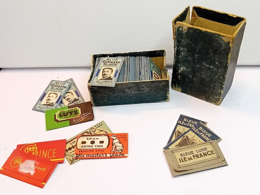Lot 50+ scheermesjes uit de antieke collectie (Gillette, etc, Ophalen of Verzenden