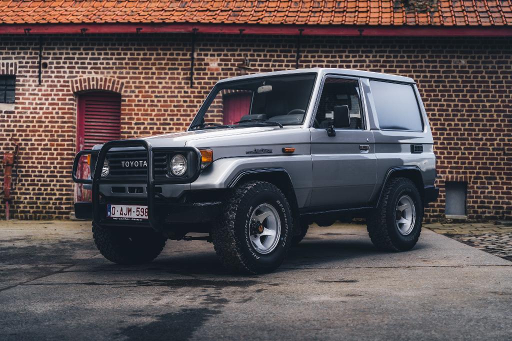 Toyota HZJ70 4.2LX Diesel, Autos, Argent ou Gris, Achat, Entreprise, Boîte manuelle